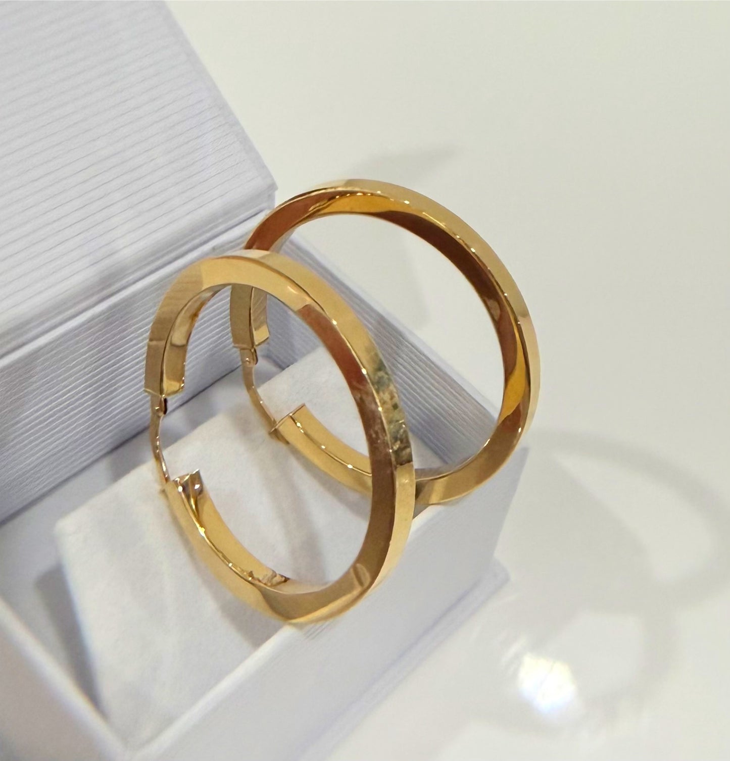 18k Gold Rings Verona Collection - 3.10g - Large and Flat