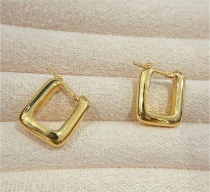 Milano Collection Gold Hoops – Square Design – 3.24g – 1.8cm