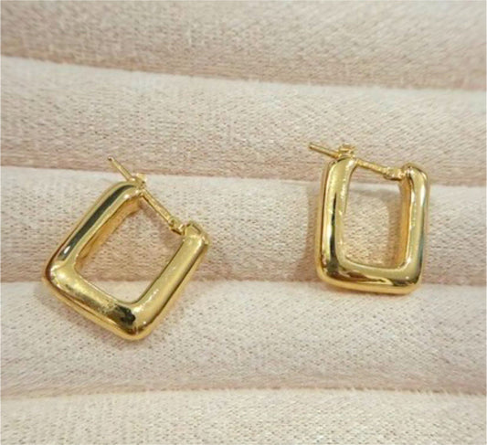 Milano Collection Gold Hoops – Square Design – 3.24g – 1.8cm